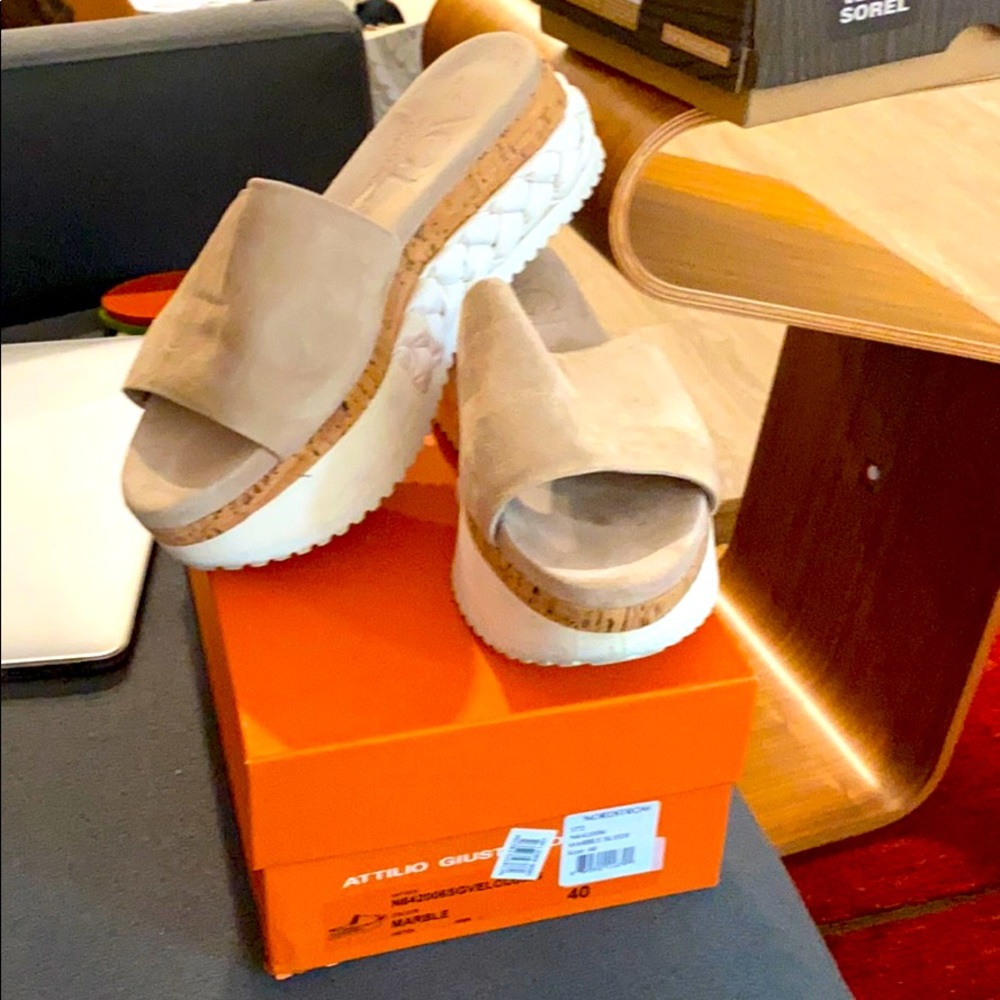 AGL Braided Platform Slide in Marble Suede.